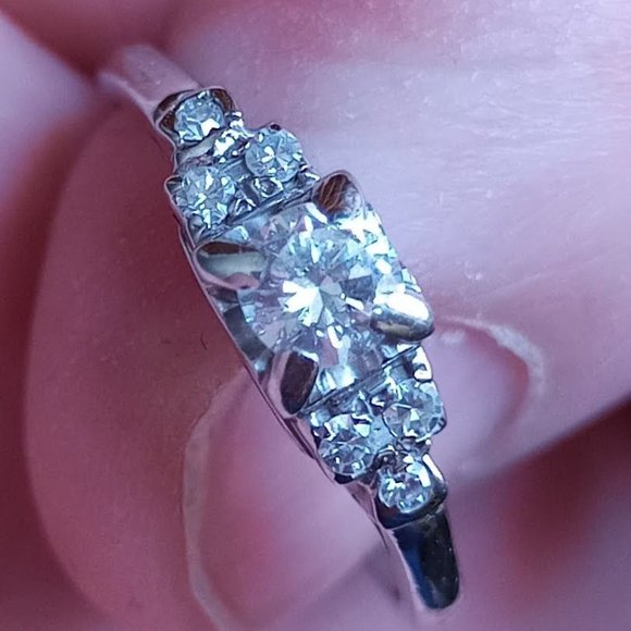 Diamond Ring with 14k White Gold, Certification Included - Picture 1 of 15